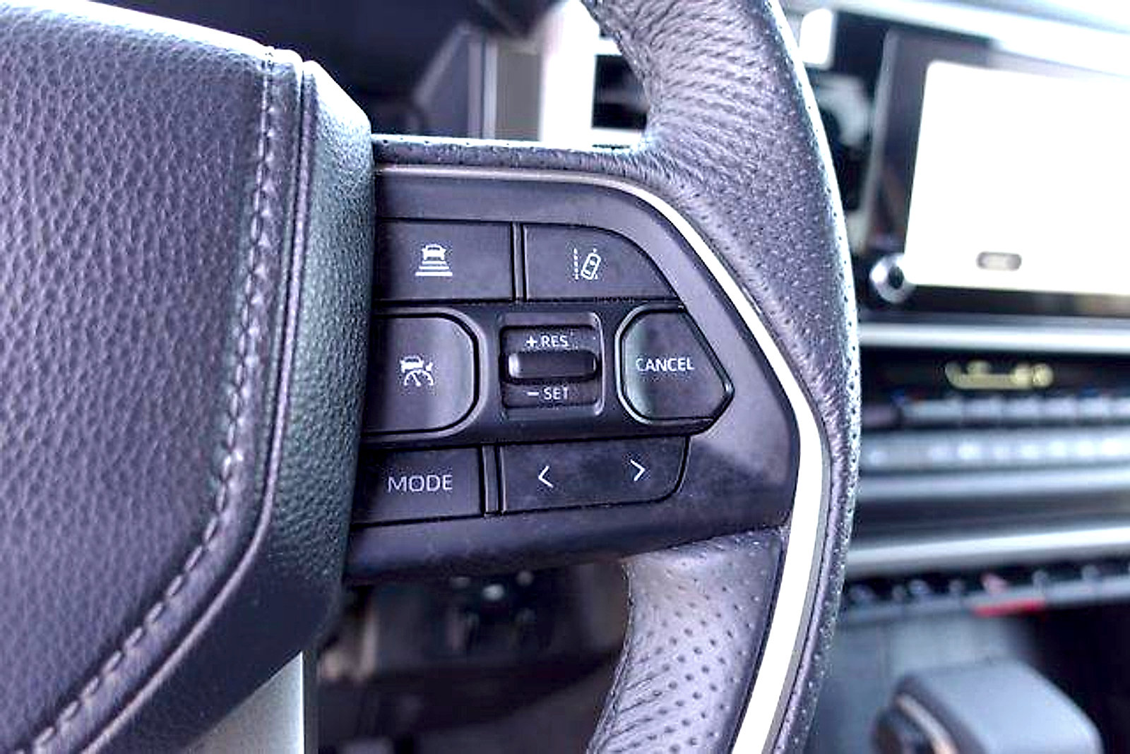 Certified 2025 Toyota Sequoia SR5 AWD/4WD image 15