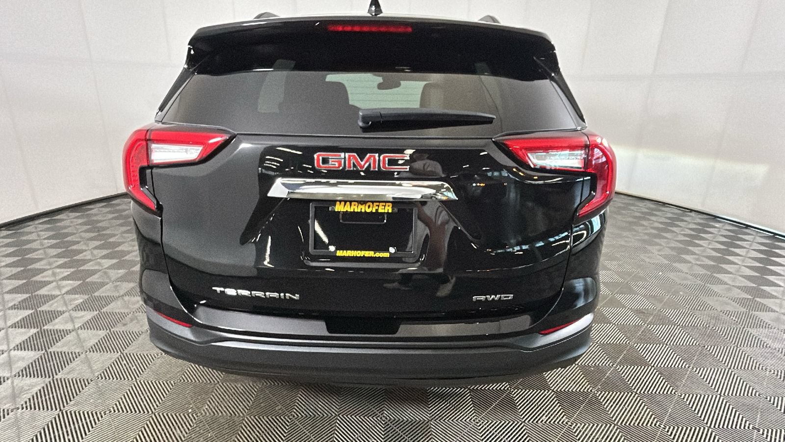 Used 2022 GMC Terrain SLE w/ Driver Convenience Package AWD/4WD image 5