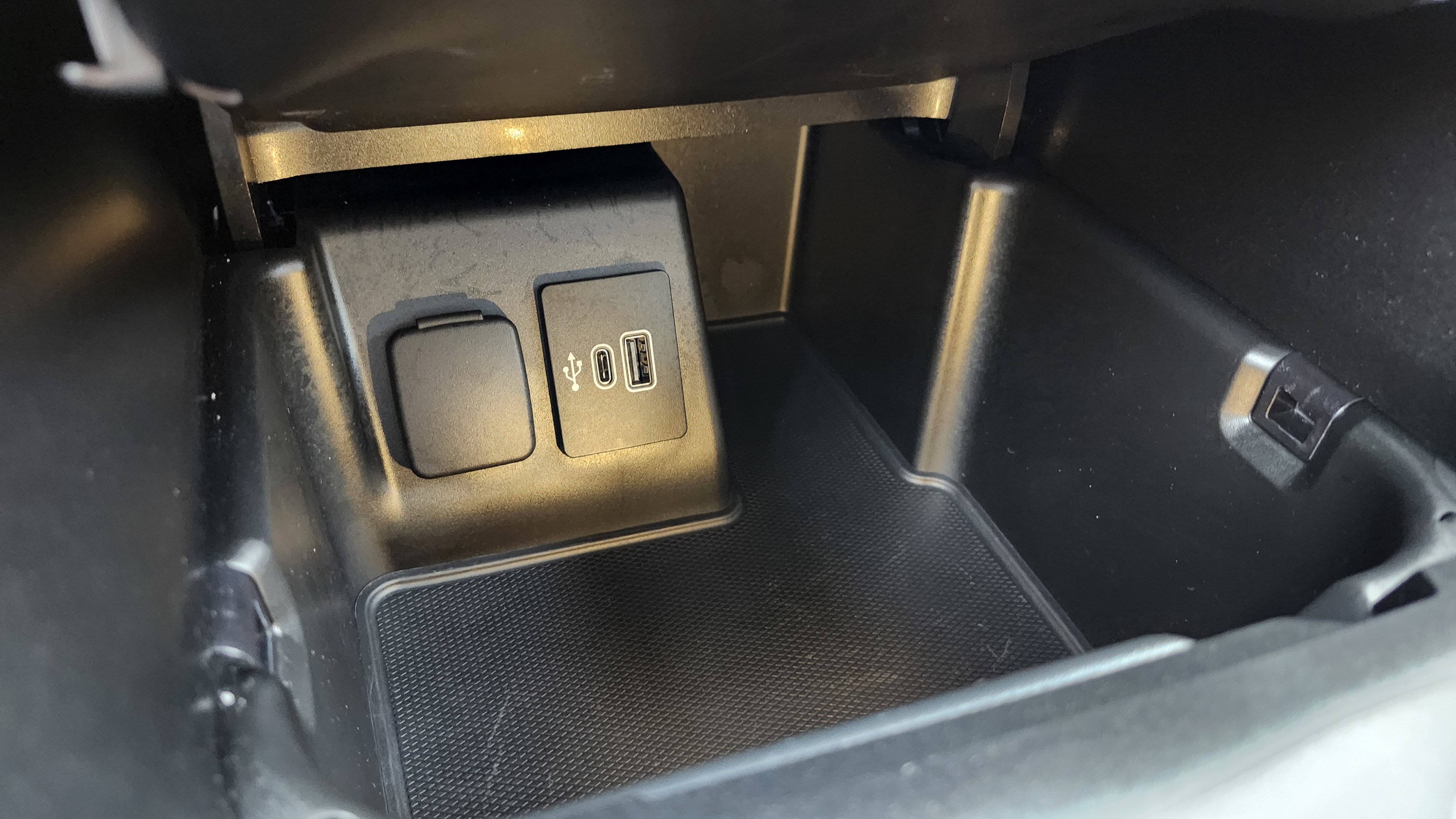 Used 2025 Ford Explorer ST w/ Sun And Sound Package image 10