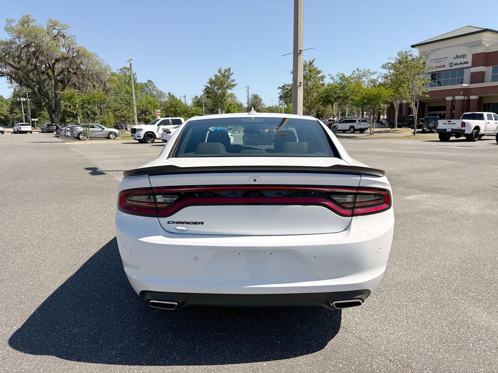 Used 2023 Dodge Charger SXT w/ Blacktop Package image 4