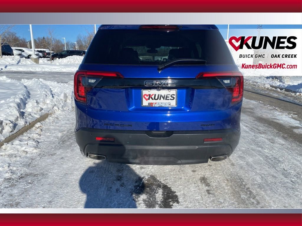 Used 2023 GMC Acadia SLT w/ Elevation Edition image 5
