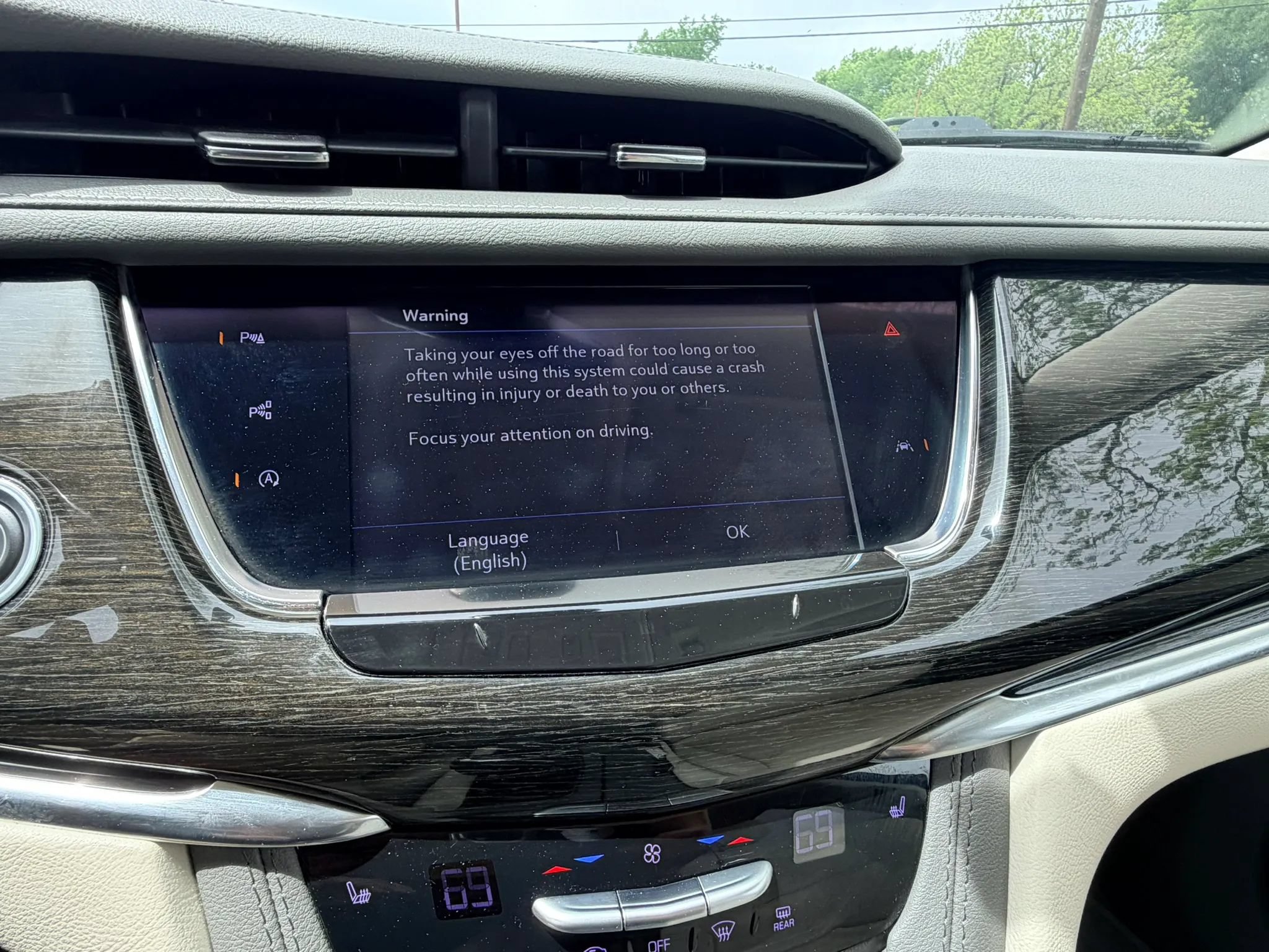 Used 2020 Cadillac XT6 Premium Luxury FWD image 9
