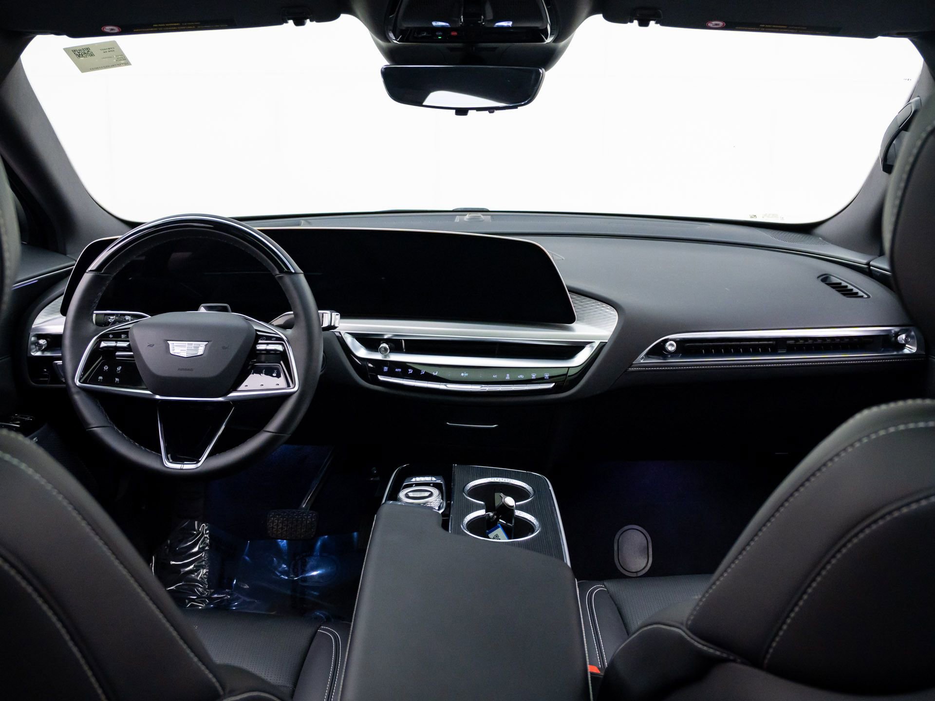 Used 2025 Cadillac Lyriq Luxury w/ LPO, Floor Liner Package image 12