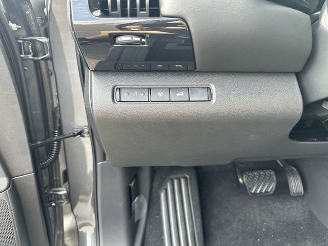 New 2025 Nissan Pathfinder SV image 17