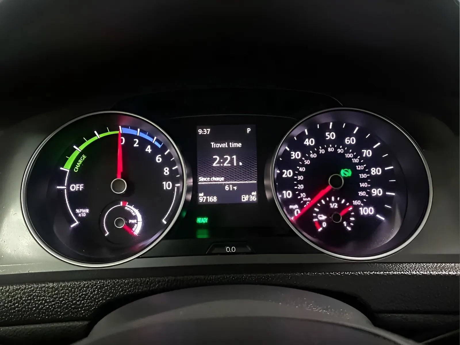 Used 2016 Volkswagen e-Golf SE w/ DC Fast Charging Package FWD image 18