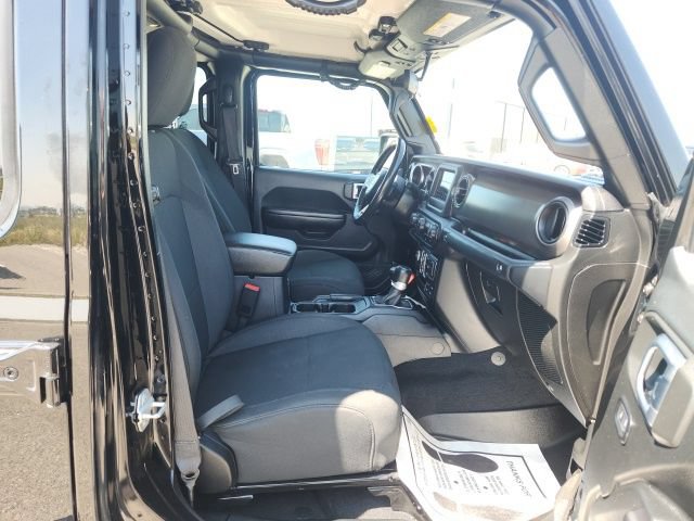 Used 2020 Jeep Gladiator Sport w/ Technology Group AWD/4WD image 27