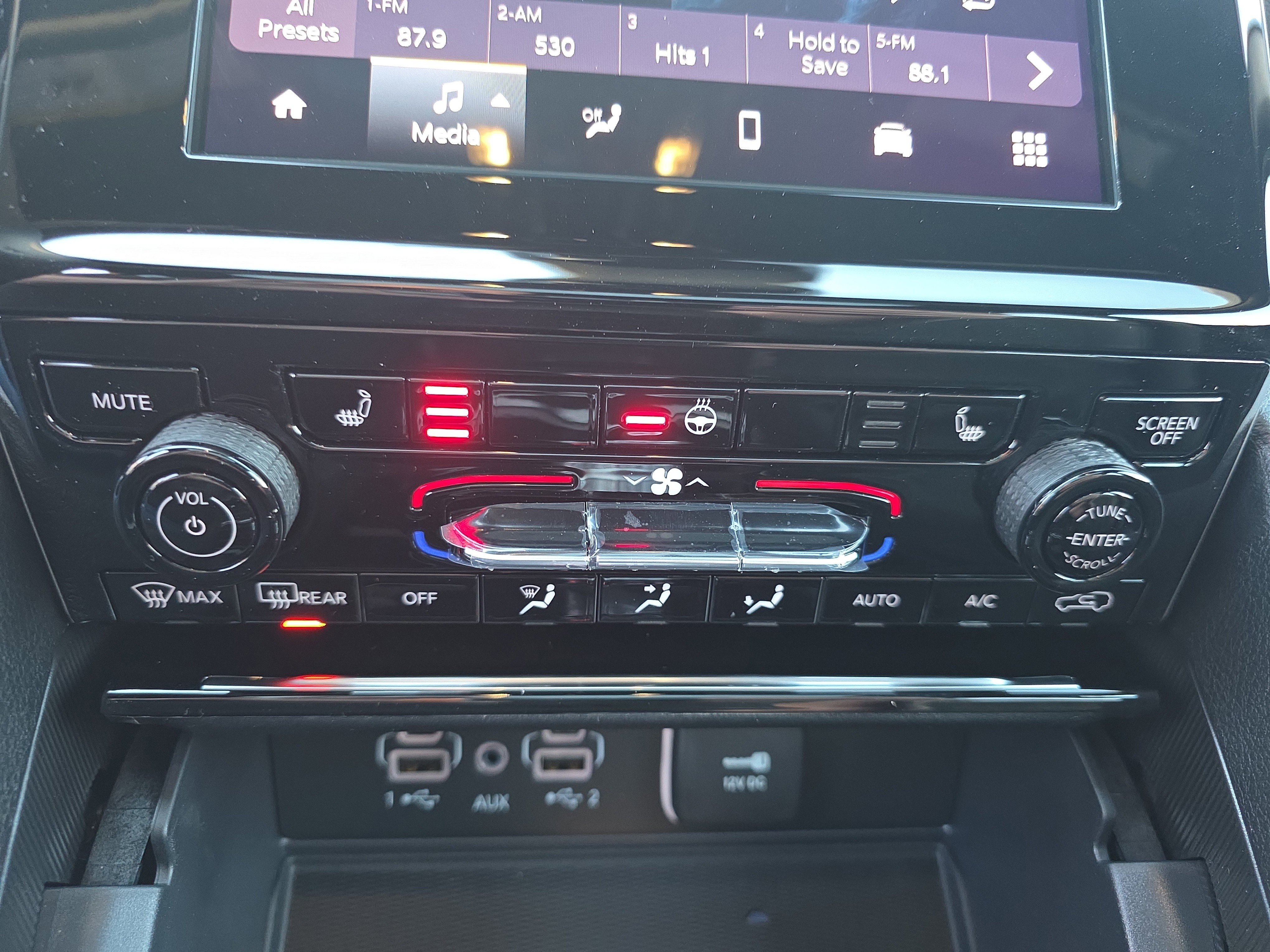 New 2025 Jeep Grand Cherokee Altitude image 6