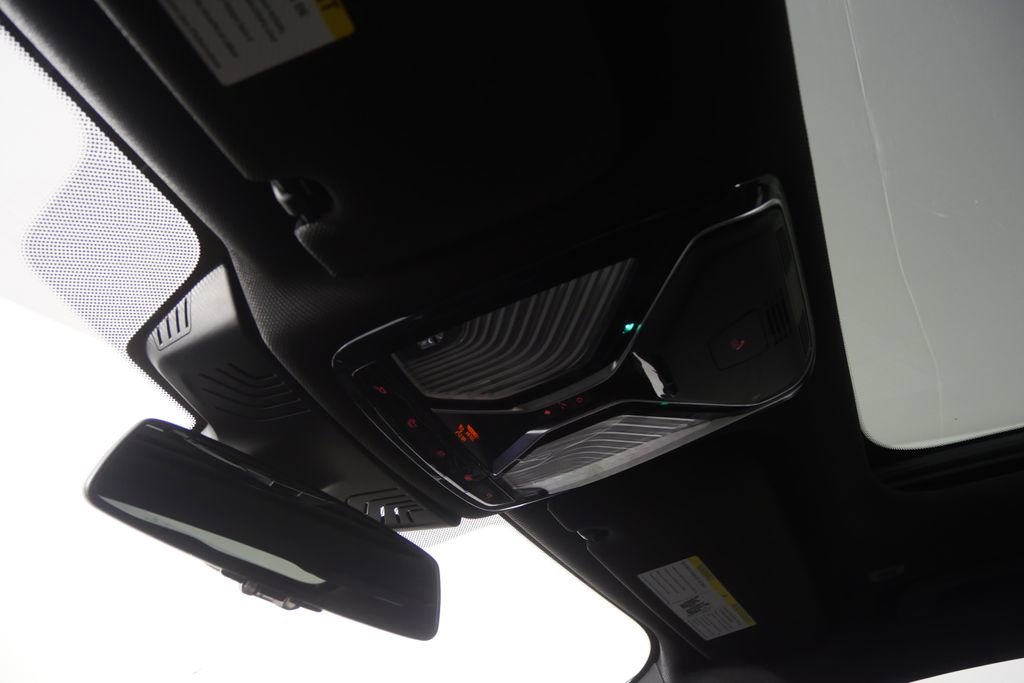 Used 2019 BMW 740i w/ M Sport Package image 20