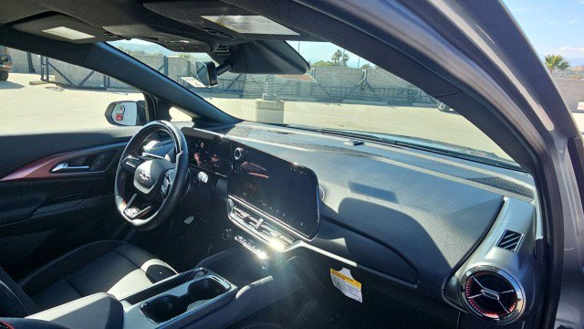 Used 2024 Chevrolet Equinox EV RS FWD image 27