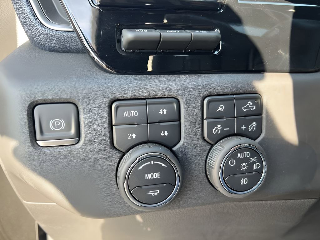 Certified 2024 Chevrolet Silverado 1500 High Country w/ High Country Premium Package image 18