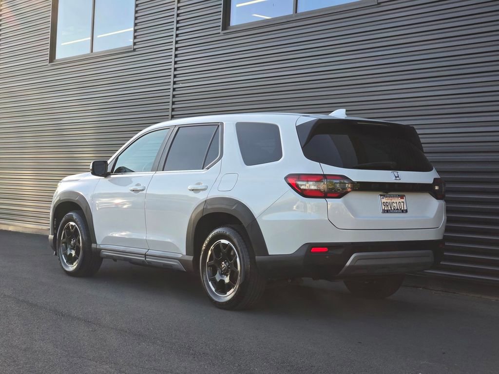 Used 2025 Honda Pilot EX-L image 6