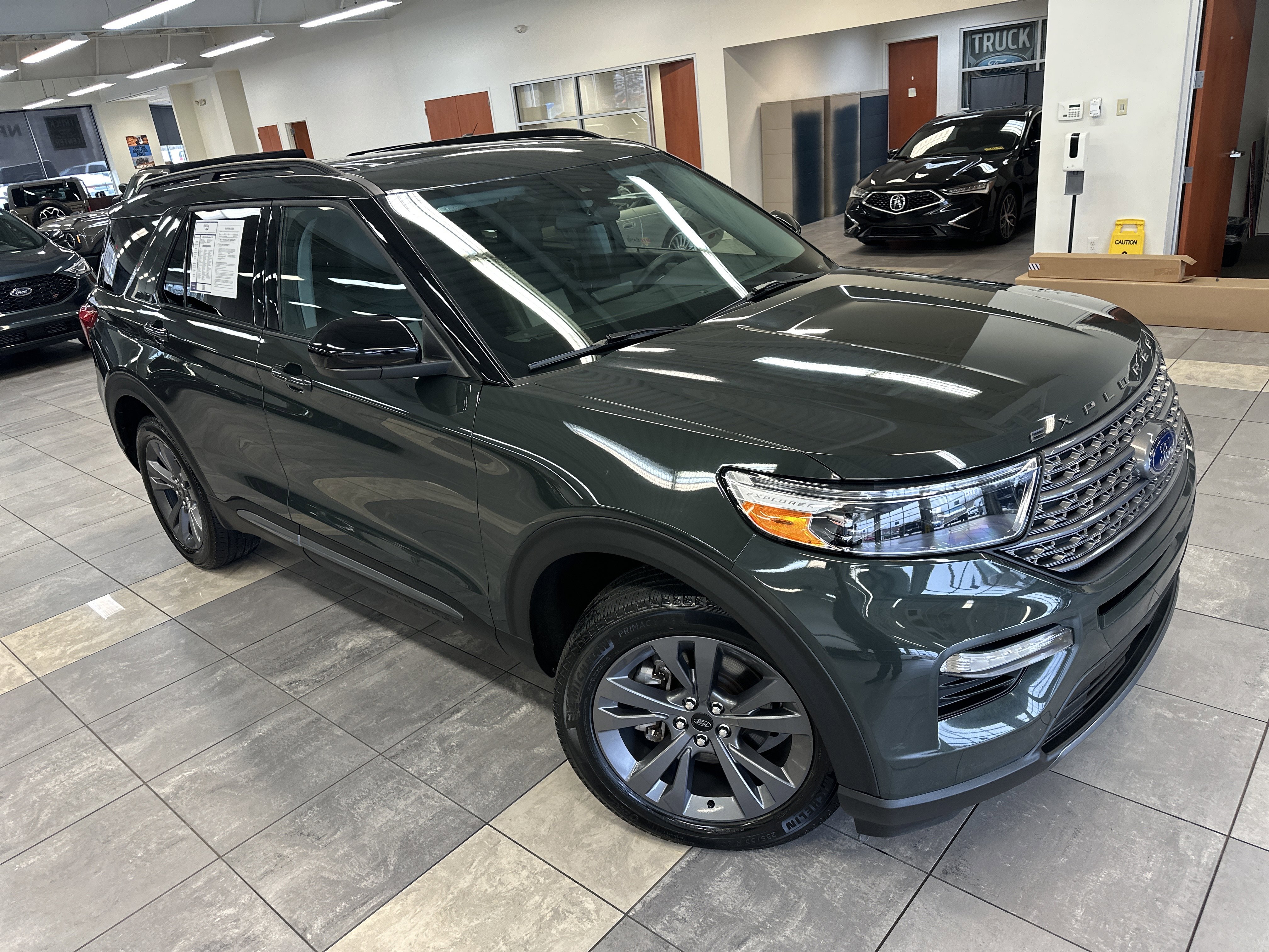 Used 2023 Ford Explorer XLT w/ Equipment Group 202A image 13