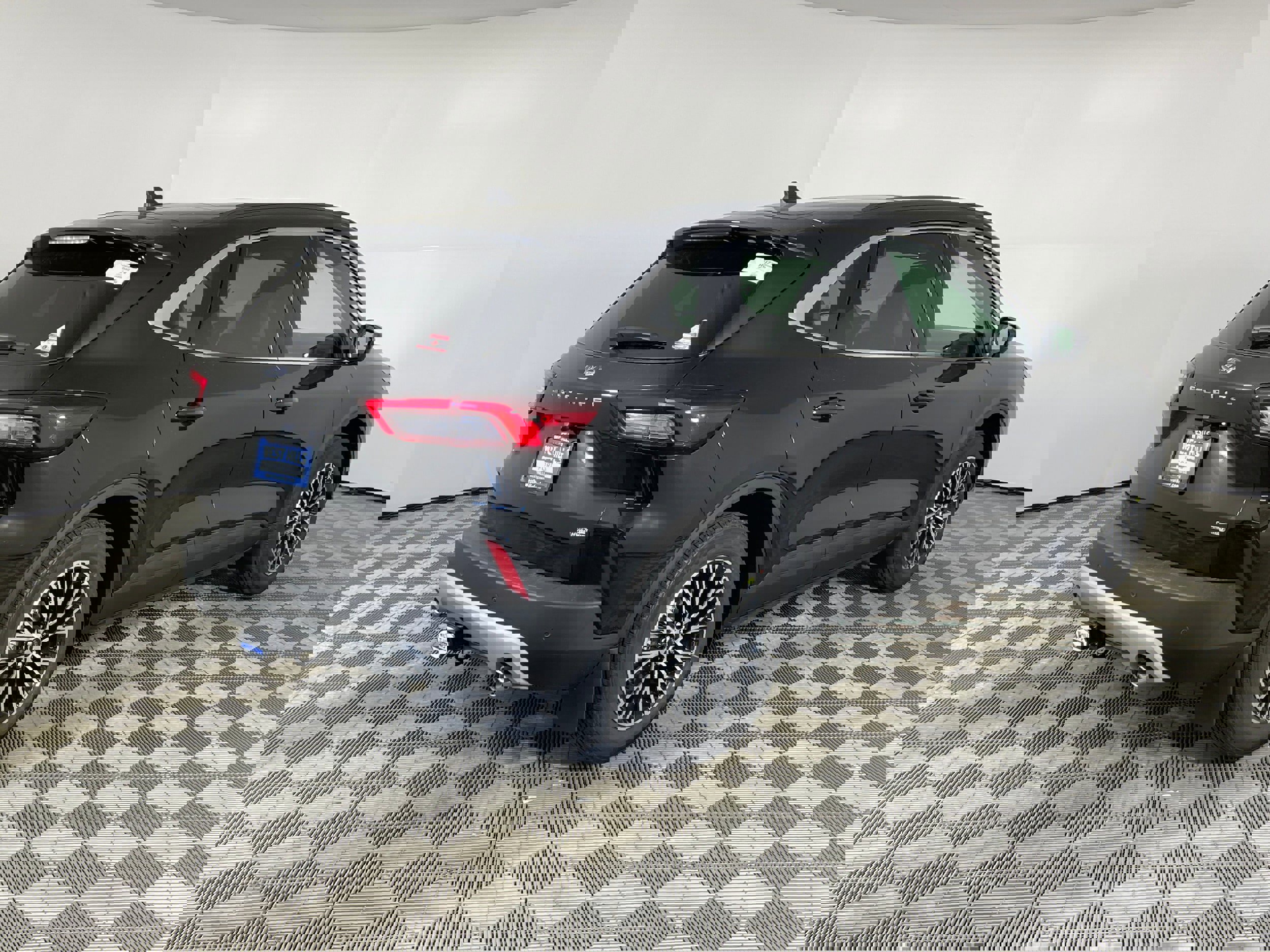 New 2025 Ford Escape SE w/ PHEV Premium Package image 6
