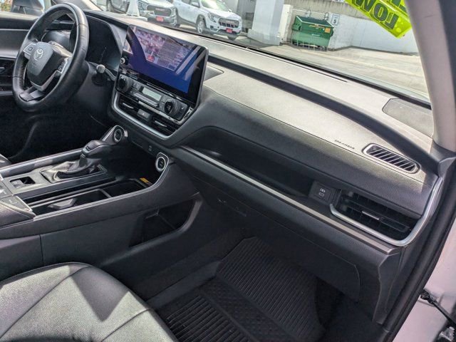 Used 2024 Toyota Grand Highlander XLE image 4