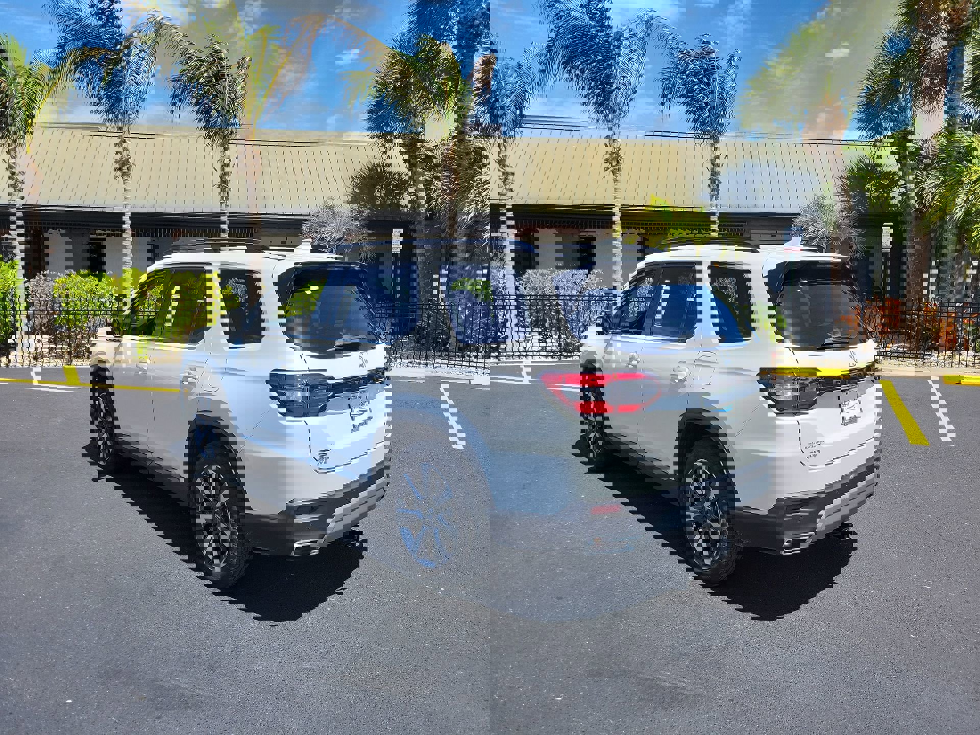 Used 2025 Honda Pilot Touring image 7