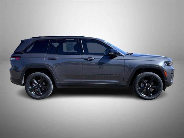 Certified 2023 Jeep Grand Cherokee Altitude AWD/4WD image 4