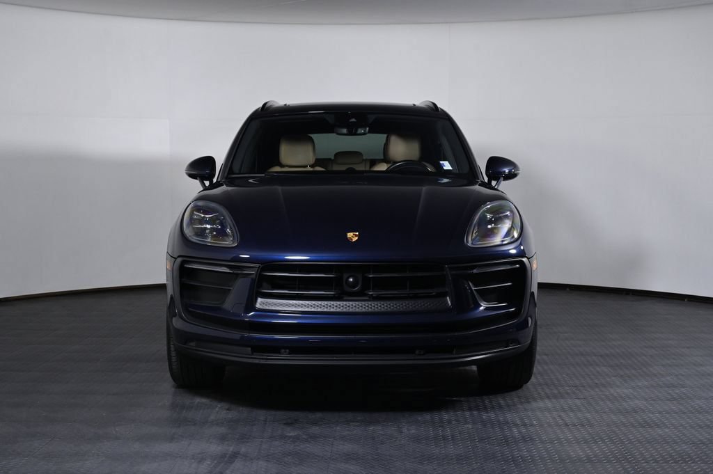 Used 2023 Porsche Macan AWD/4WD image 10