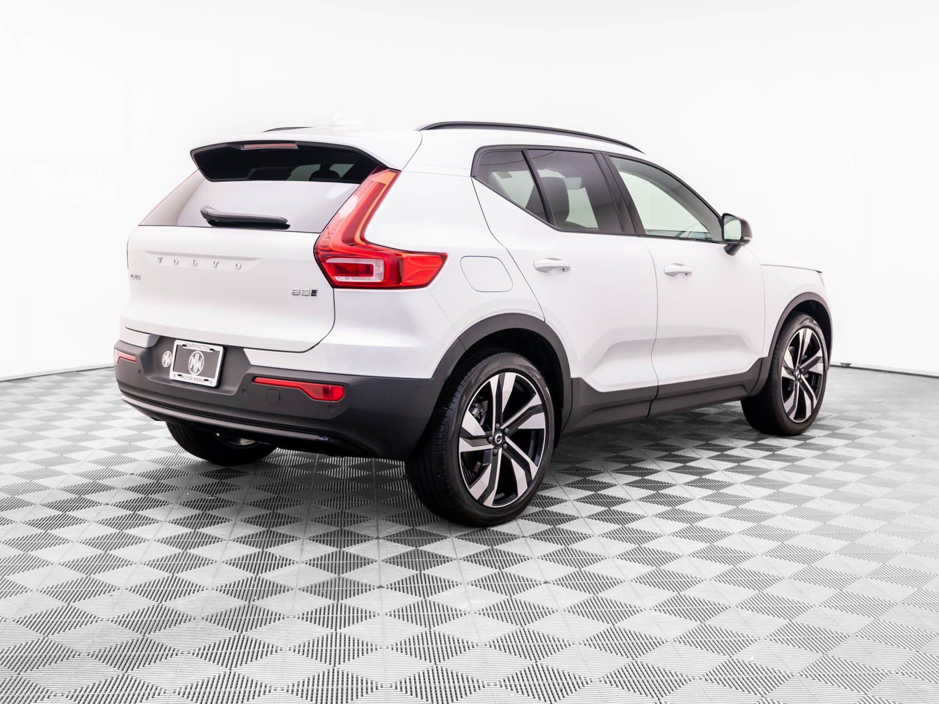 Used 2023 Volvo XC40 B5 Ultimate w/ Protection Package Premier AWD/4WD image 6