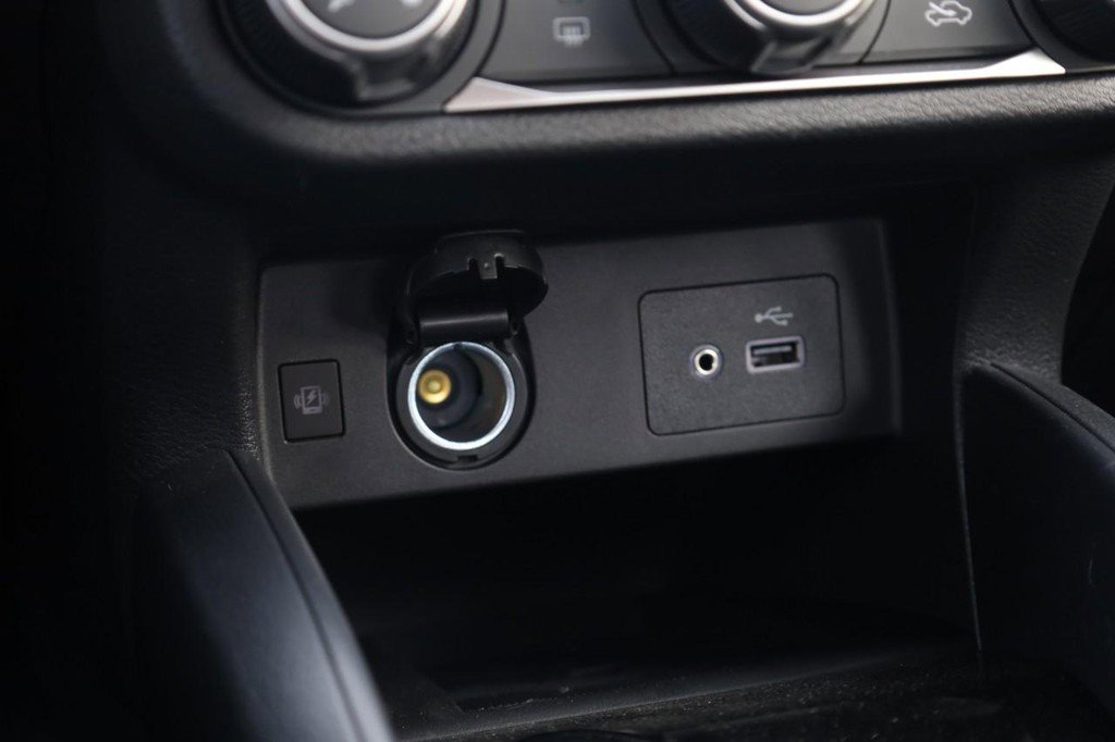 New 2025 Nissan Versa SV w/ Trunk Package FWD image 13