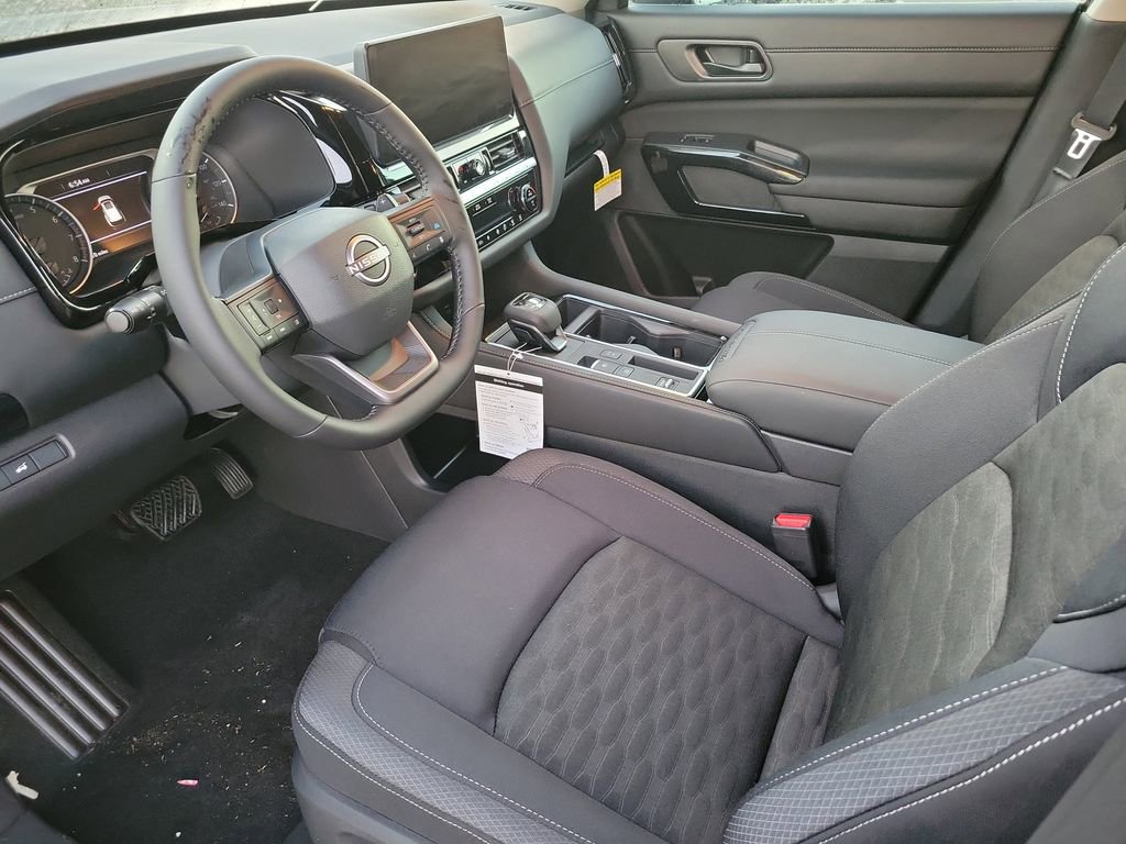 New 2026 Nissan Pathfinder SV image 7
