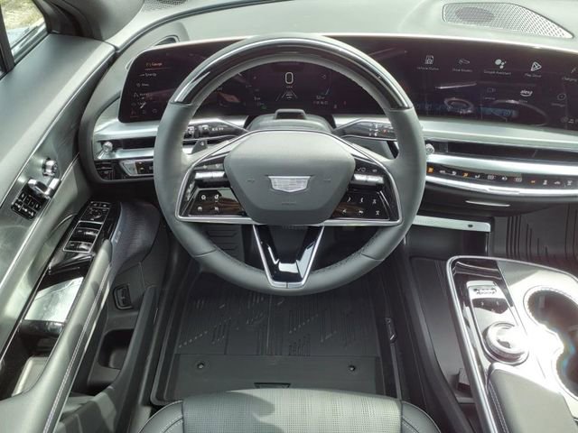 New 2025 Cadillac Lyriq Luxury image 16