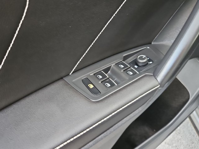 Used 2023 Volkswagen Tiguan SE w/ Panoramic Sunroof Package FWD image 25
