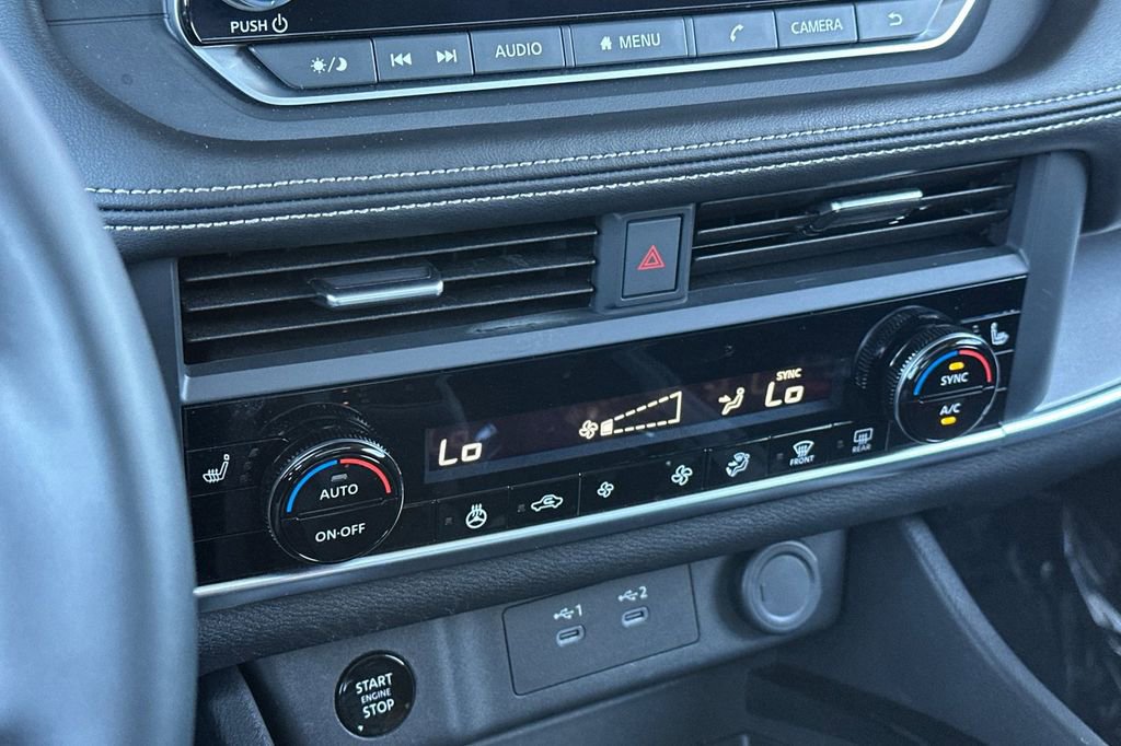 Used 2025 Nissan Rogue SV w/ SV Premium Package image 20