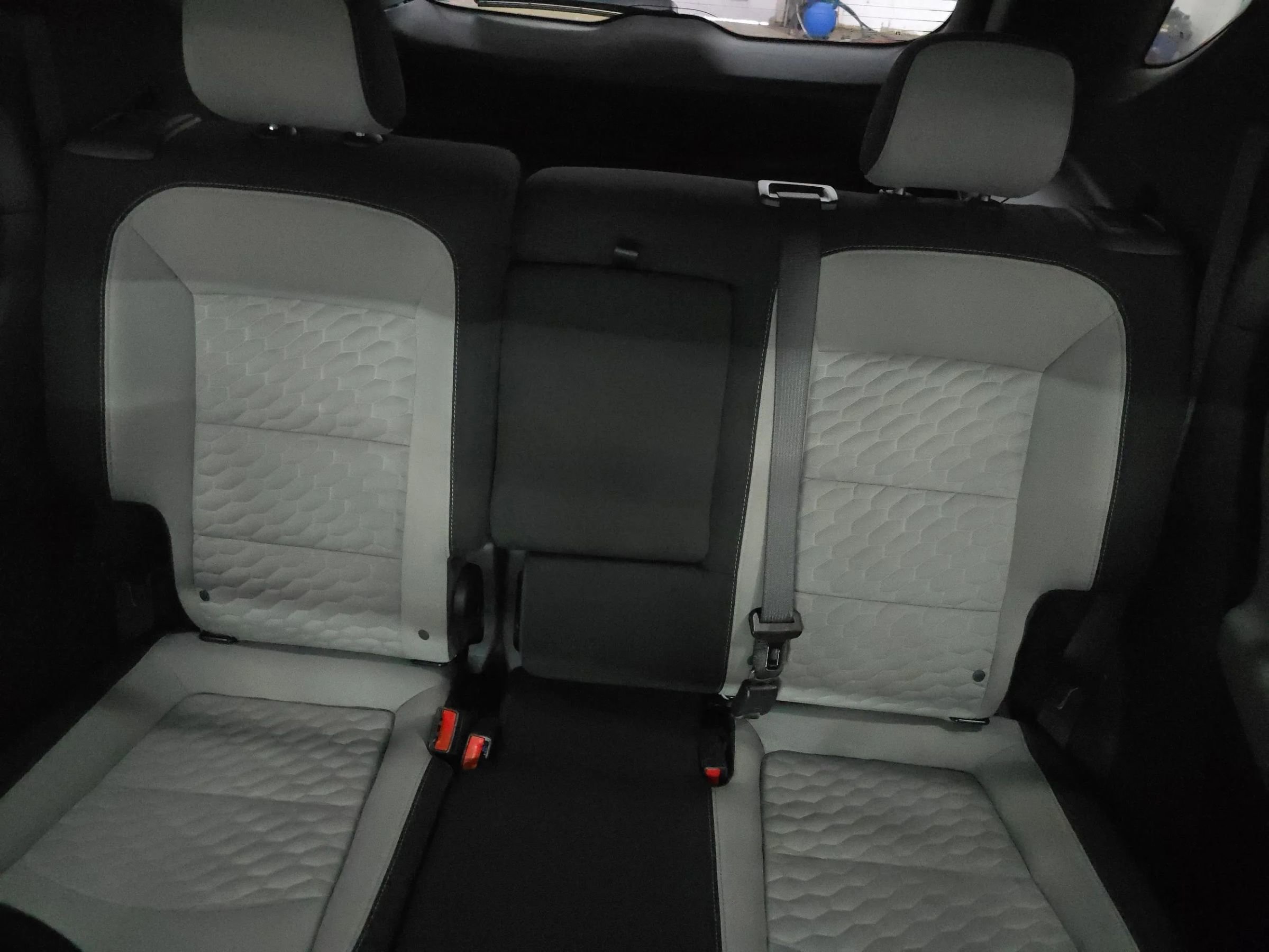 Used 2021 Chevrolet Equinox LS image 30