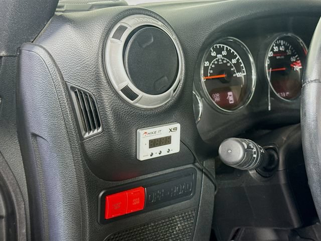Used 2016 Jeep Wrangler Unlimited Rubicon AWD/4WD image 12