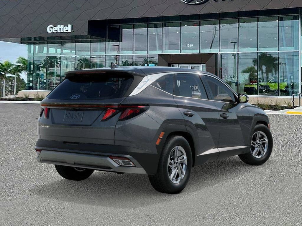 Used 2026 Hyundai Tucson SE FWD image 4
