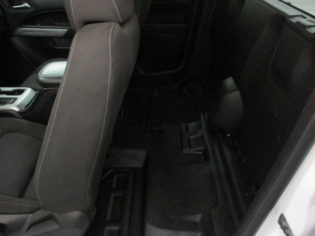 Used 2022 Chevrolet Colorado LT w/ Fleet Safety Package image 10