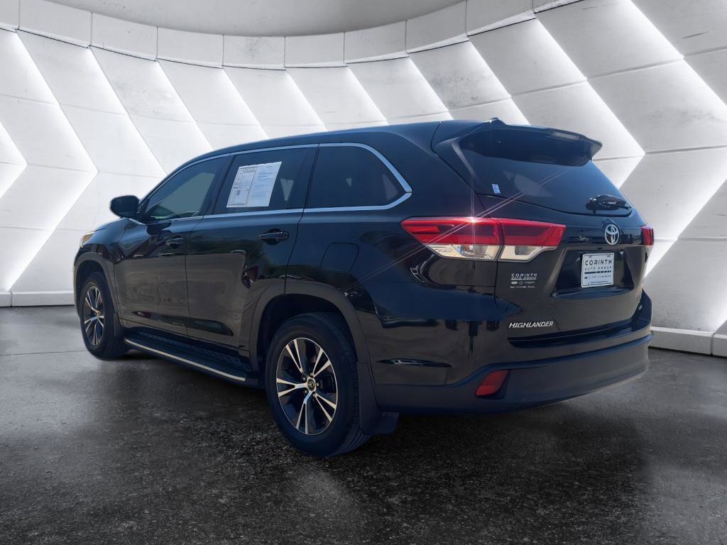 Used 2018 Toyota Highlander Plus FWD image 5