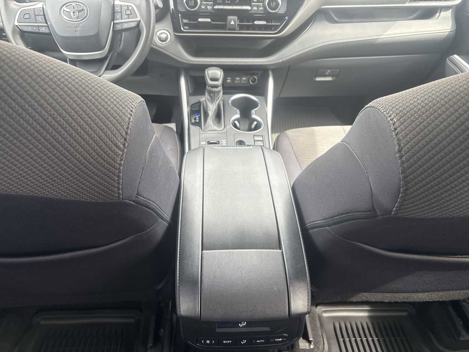 Used 2023 Toyota Highlander L image 21
