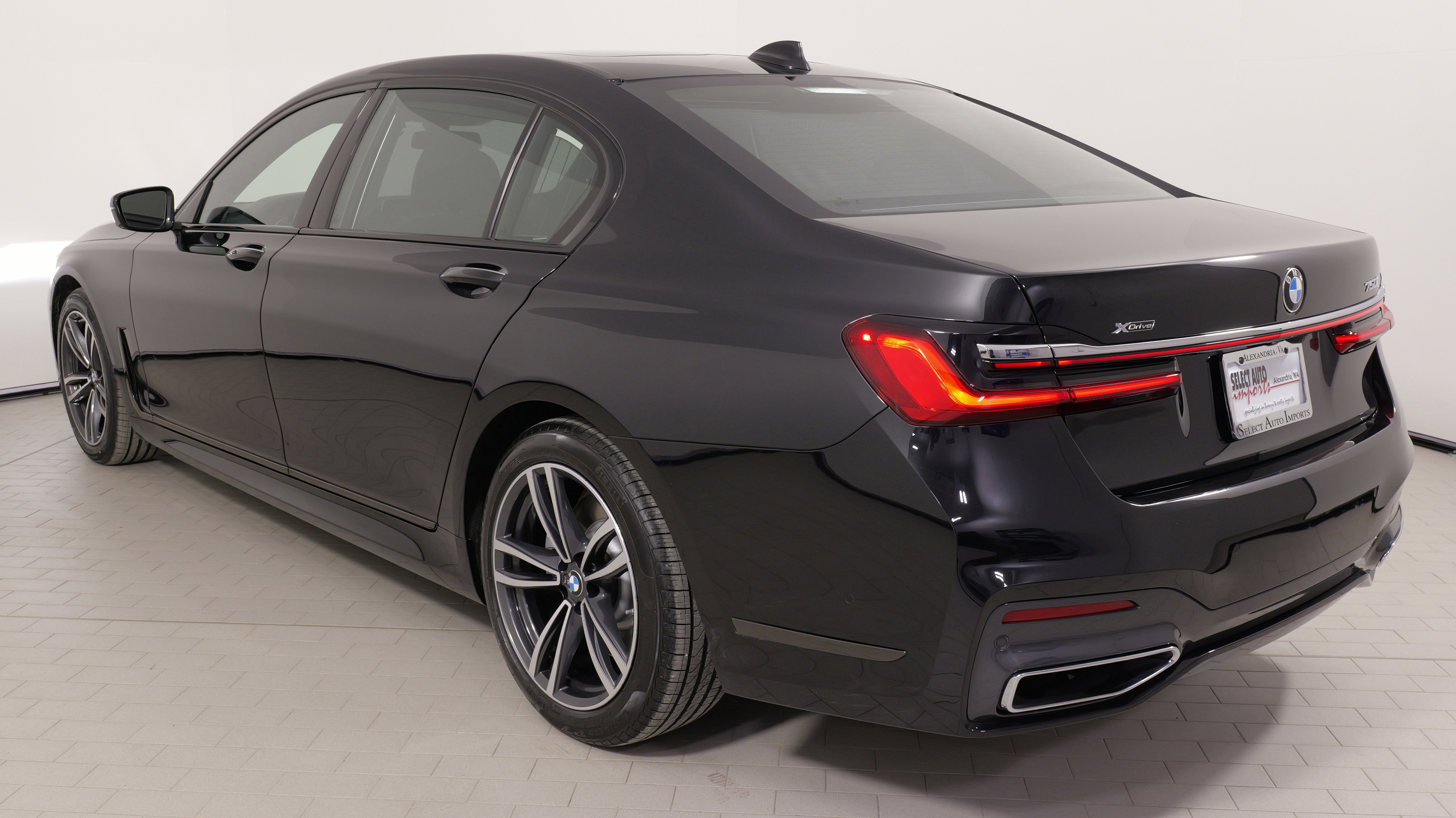 Used 2022 BMW 750i xDrive 750i xDrive w/ Executive Package image 16