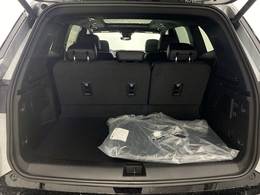 Used 2026 Buick Enclave Sport Touring w/ Power Package FWD image 25