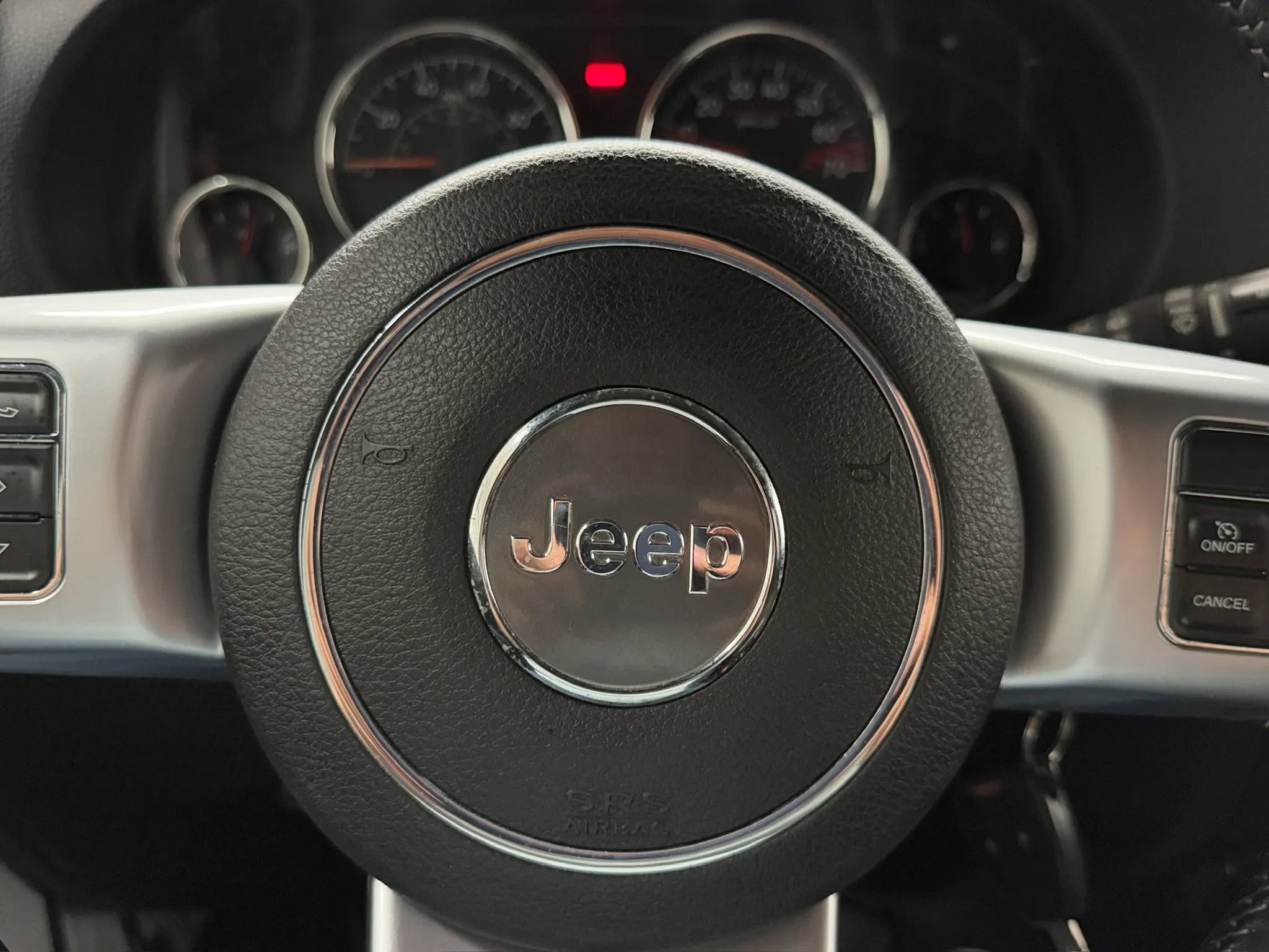 Used 2015 Jeep Wrangler Unlimited Rubicon AWD/4WD image 26