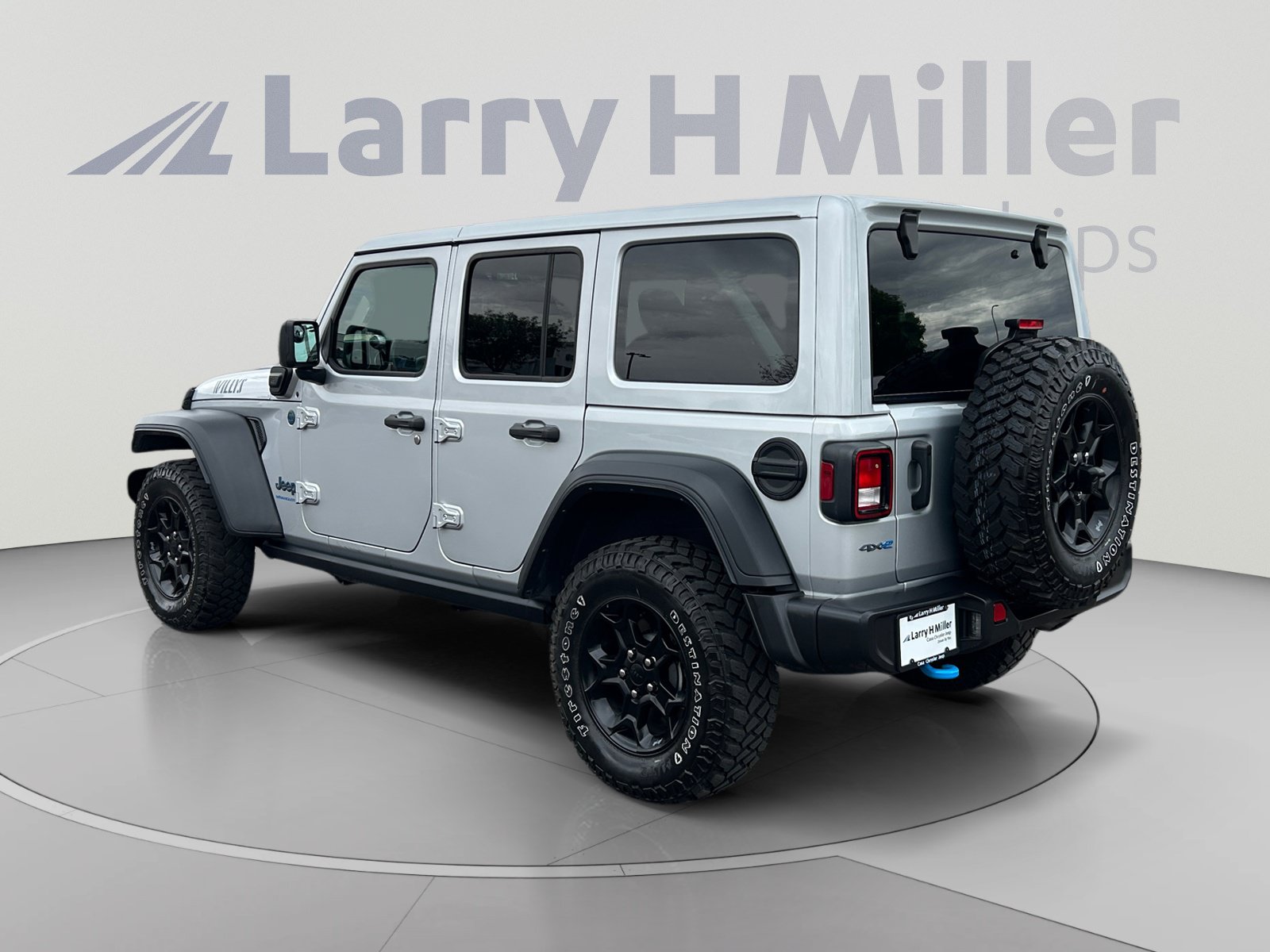 Used 2023 Jeep Wrangler Unlimited w/ Convenience Group AWD/4WD image 3