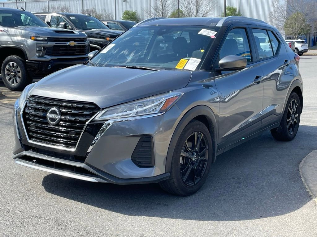 Used 2023 Nissan Kicks SV FWD image 3