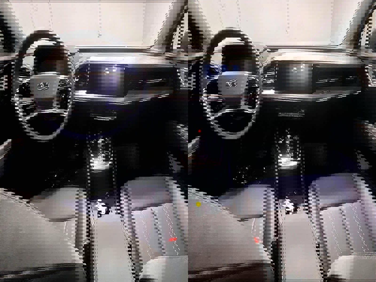 Used 2023 Audi Q4 e-tron Premium Plus w/ Premium Plus image 16