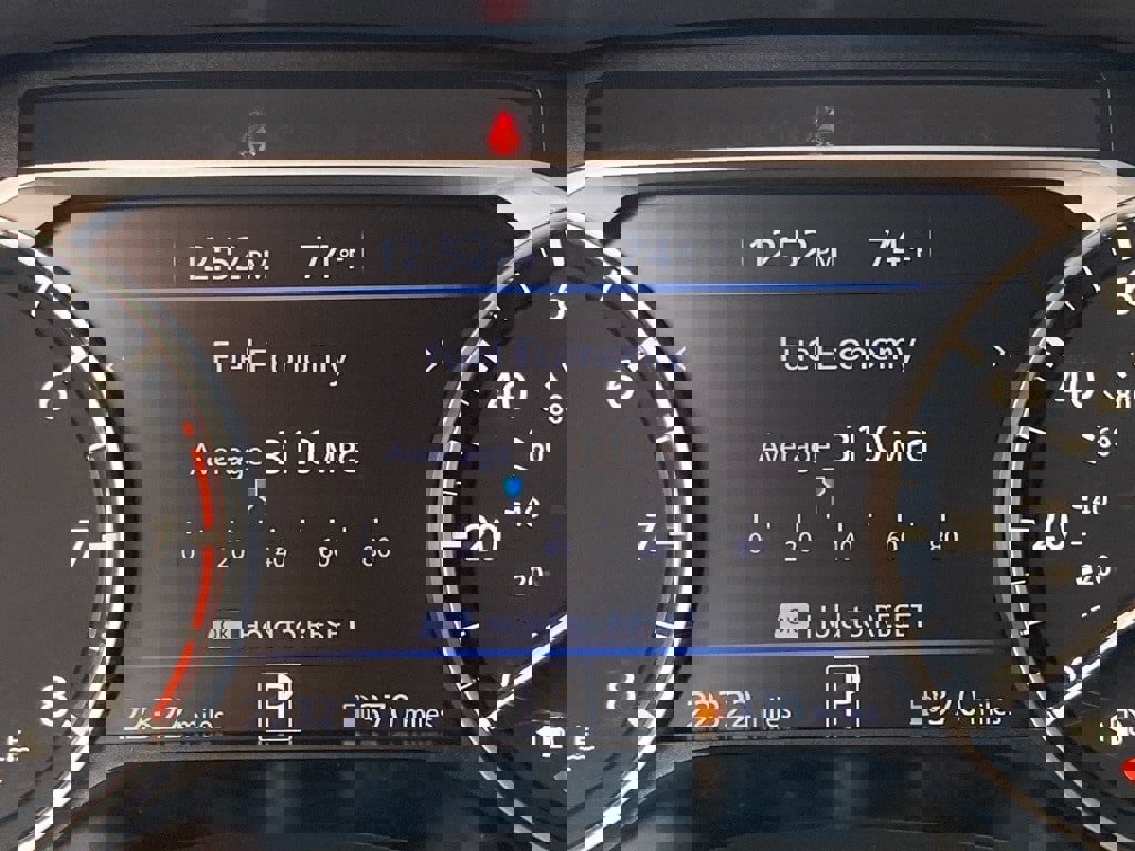 Used 2025 Nissan Altima 2.5 SV image 15