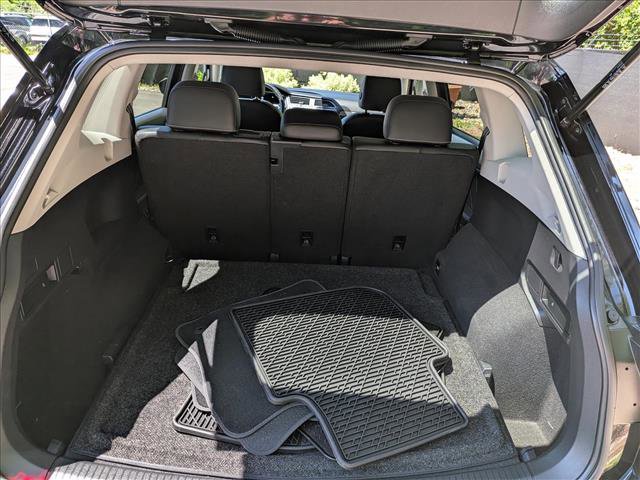 Used 2023 Volkswagen Tiguan SE AWD/4WD image 19