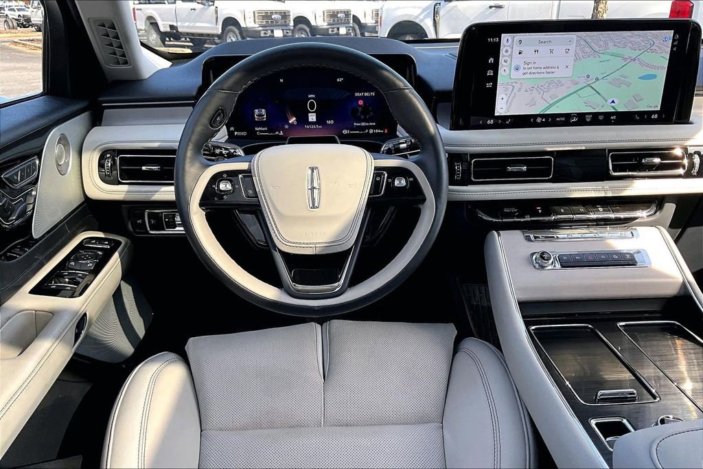 Certified 2025 Lincoln Aviator Reserve w/ Equipment Group 201A image 5