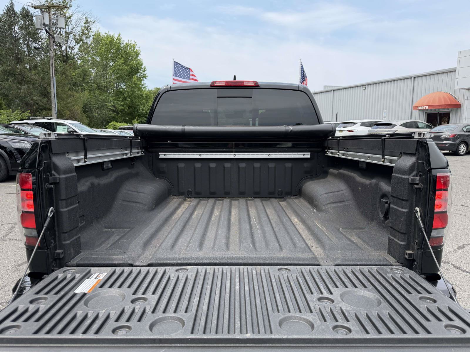 Used 2023 Nissan Frontier PRO-4X w/ Pro-4X Premium Package AWD/4WD image 9
