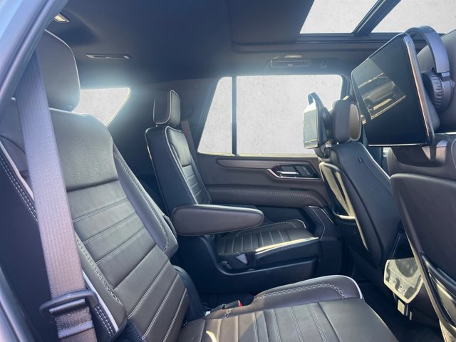 Used 2025 GMC Yukon Denali Ultimate AWD/4WD image 23