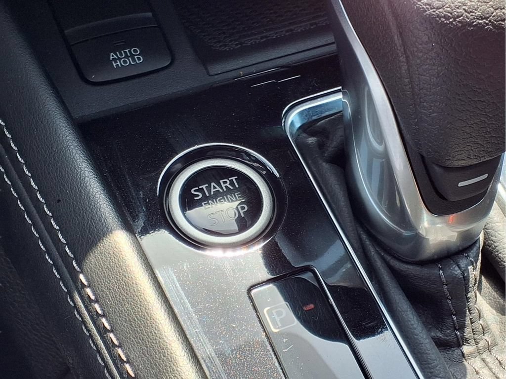 Used 2024 Nissan Kicks SV FWD image 13