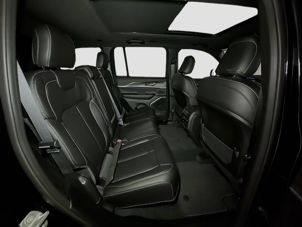 New 2026 Jeep Grand Cherokee Limited AWD/4WD image 31