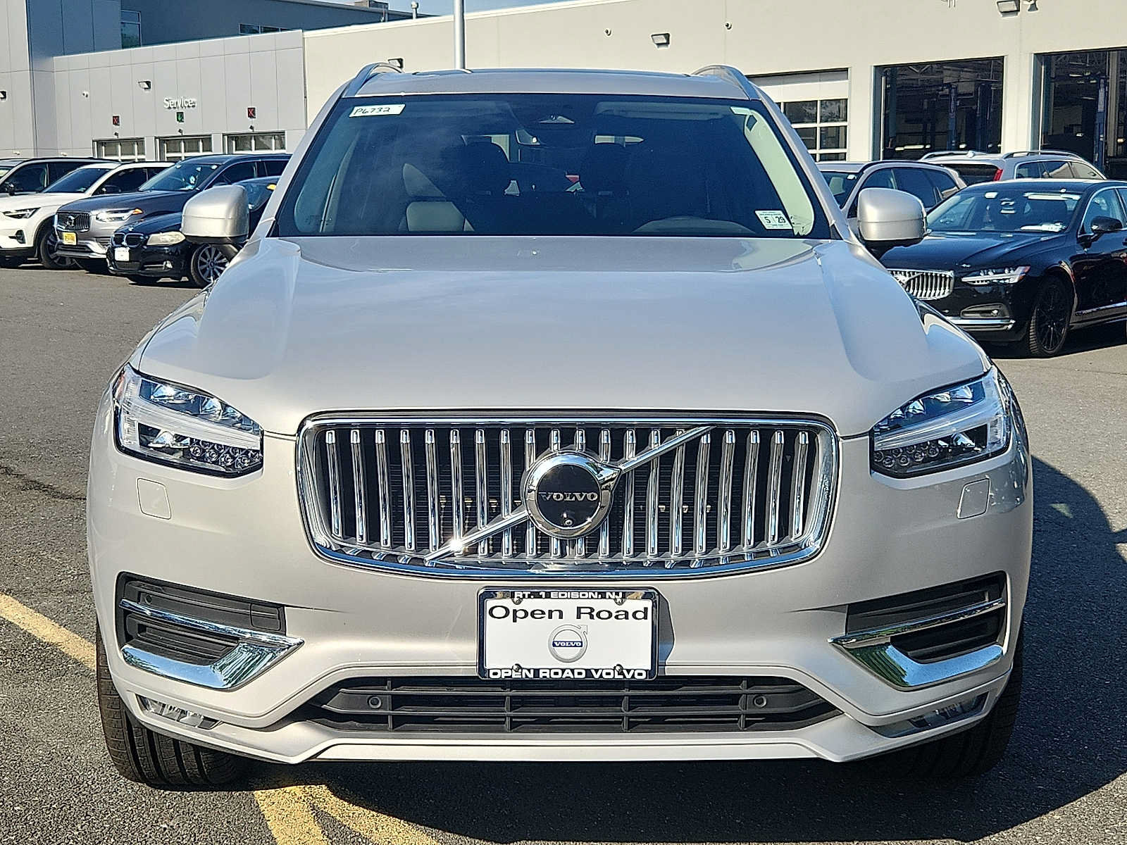 Certified 2024 Volvo XC90 B6 Plus AWD/4WD image 2