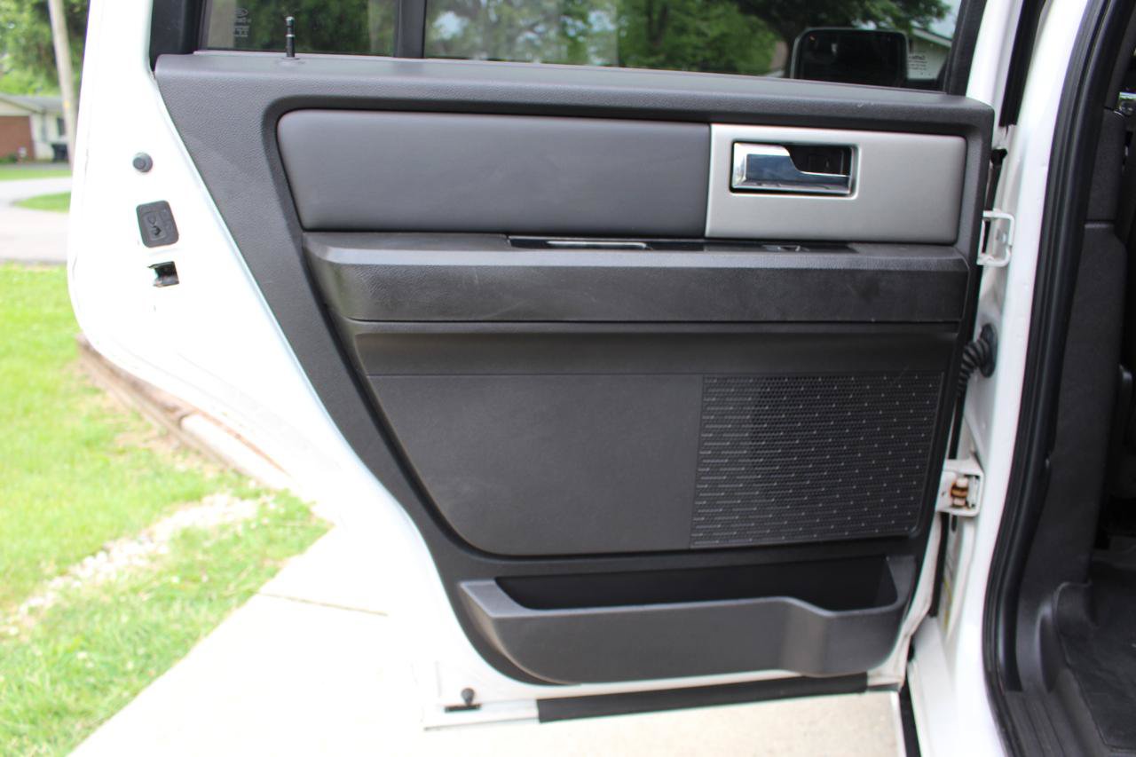 Used 2014 Ford Expedition Limited w/ Equipment Group 301A AWD/4WD image 30