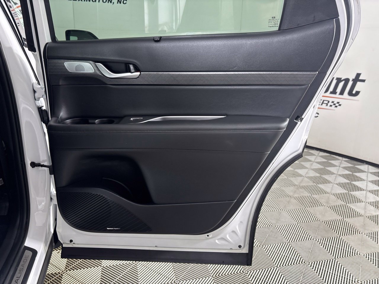 Used 2023 Hyundai Palisade Limited AWD/4WD image 29
