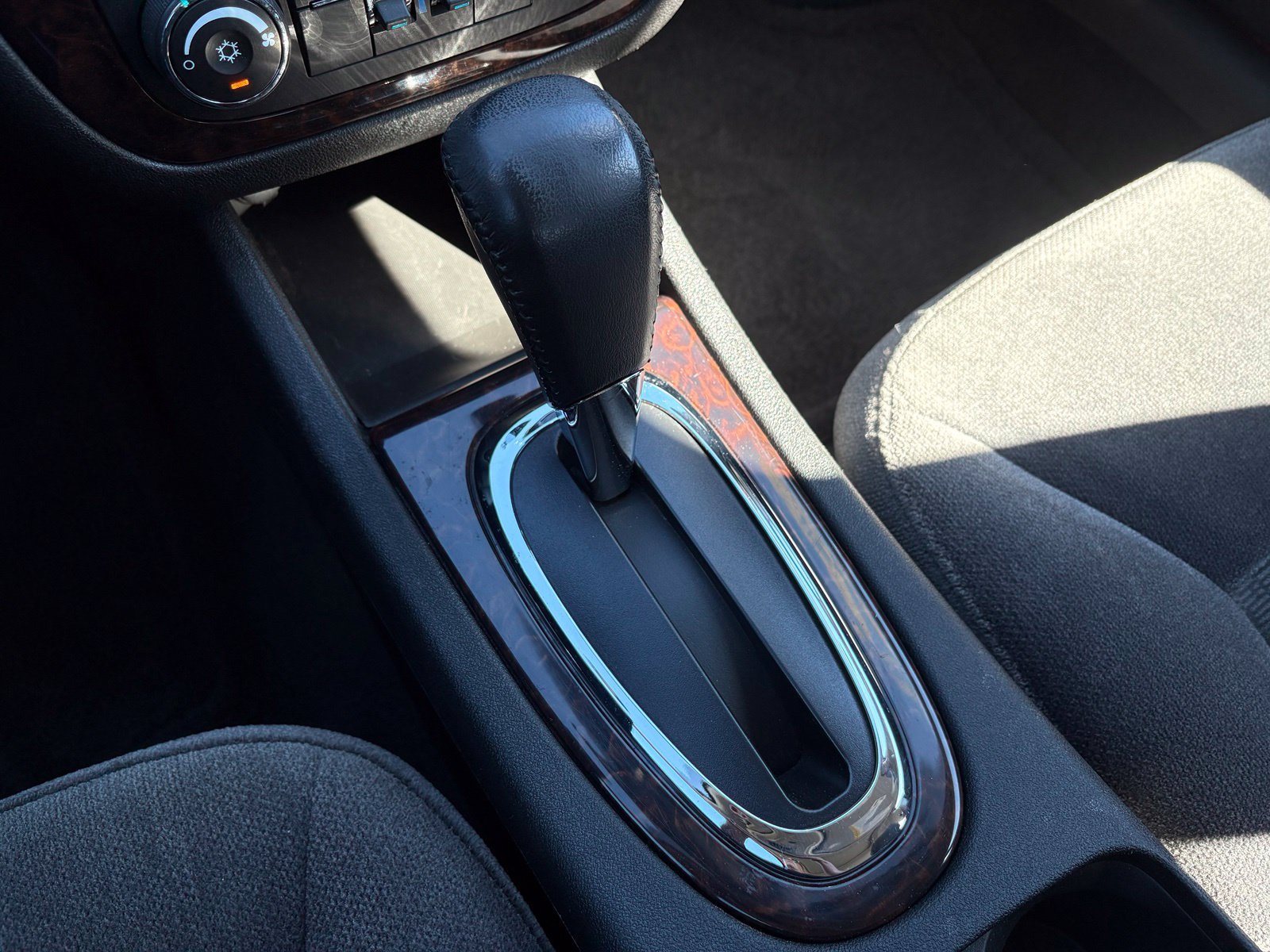Used 2014 Chevrolet Impala LT w/ LT Sunroof Package FWD image 18